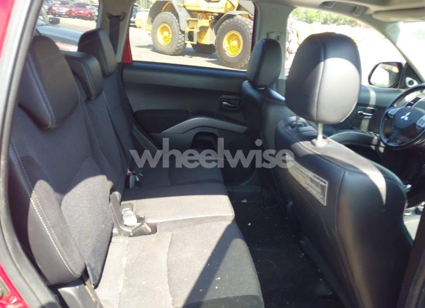 Photo 8 of 2009 Mitsubishi Outlander SE (VIN JA4LT31W19Z012458)