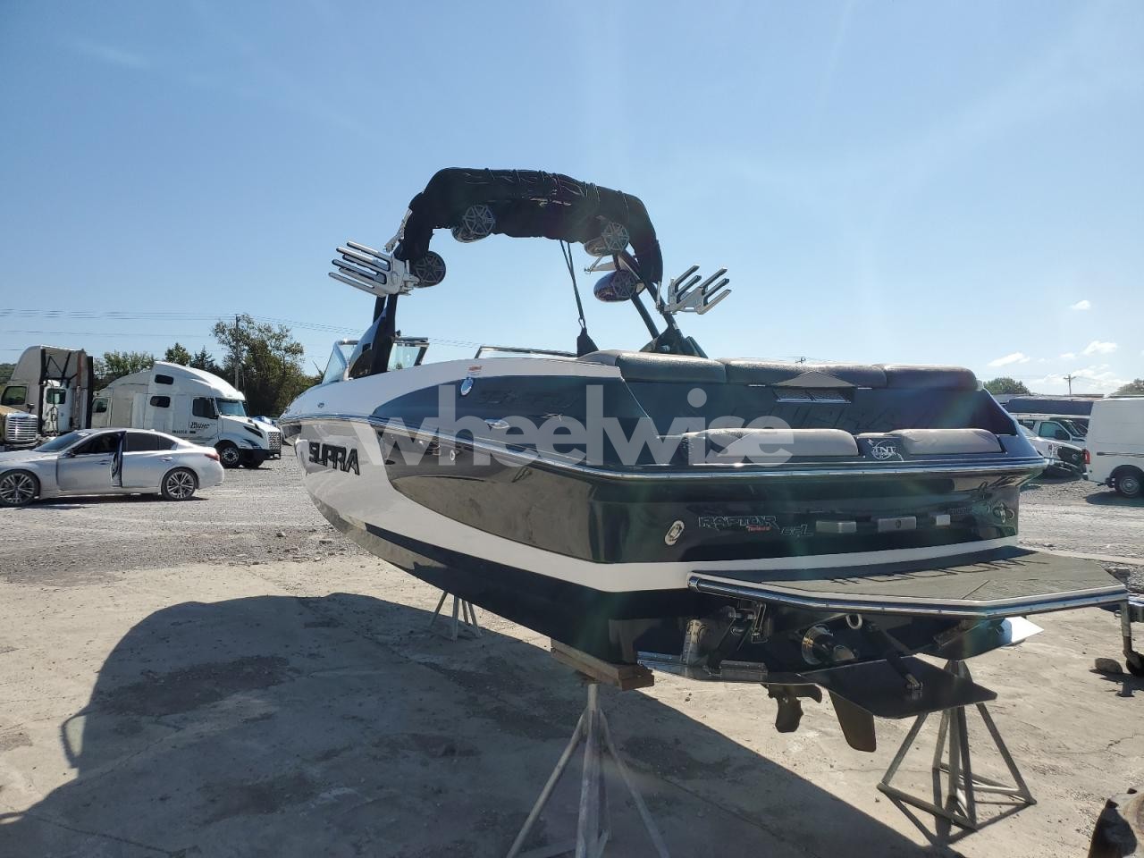 Photo 3 of 2017 SUPRA MARINE LOT (VIN JA4MT31H81P004511)