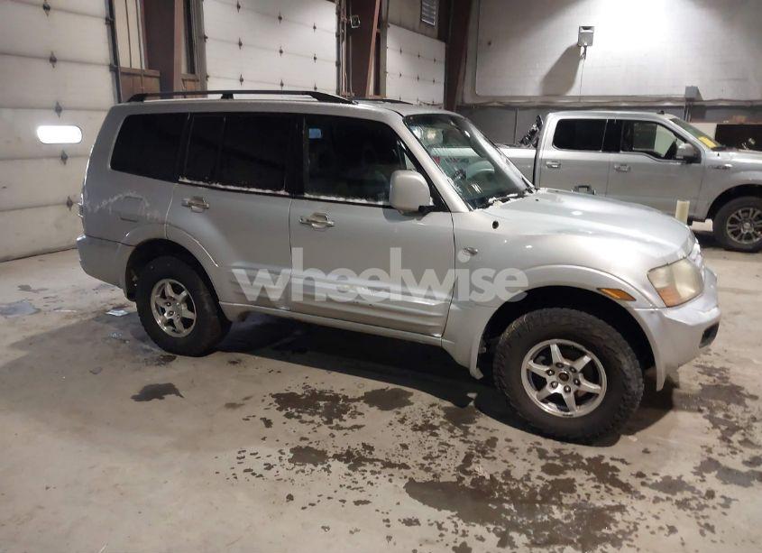 2002 Mitsubishi Montero LIMITED (VIN JA4MW51R02J016667) main photo