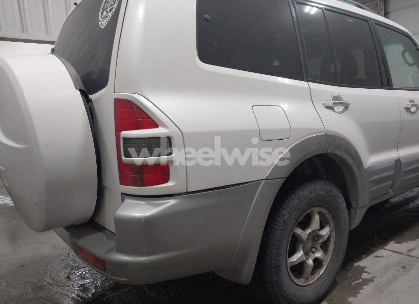 Photo 6 of 2002 Mitsubishi Montero LIMITED (VIN JA4MW51R12J066168)