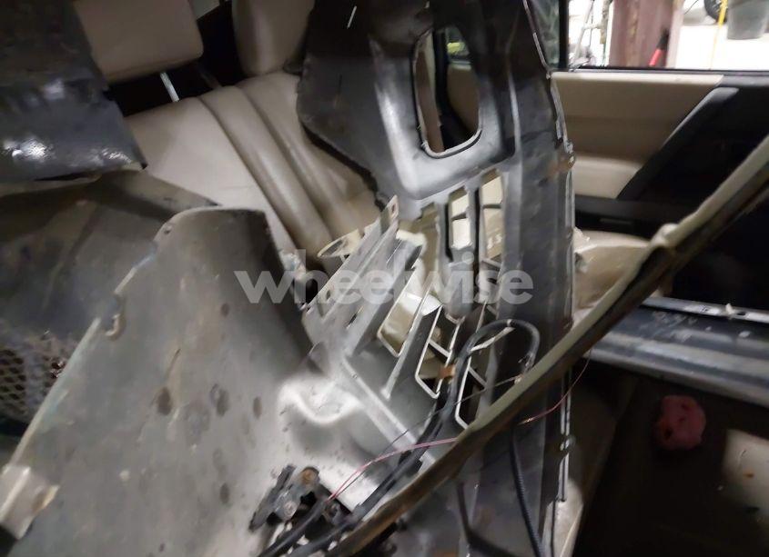 Photo 8 of 2002 Mitsubishi Montero LIMITED (VIN JA4MW51R92J011709)