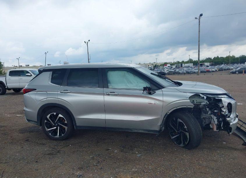 Photo 13 of 2023 Mitsubishi Outlander PHEV RALLIART S-AWC/SE S-AWC (VIN JA4T5UA91PZ059853)