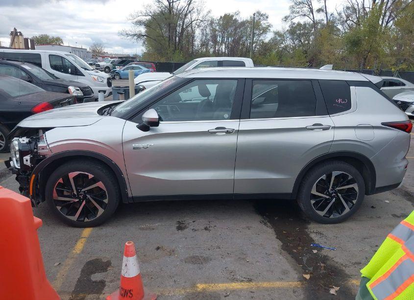 Photo 15 of 2023 Mitsubishi Outlander PHEV RALLIART S-/SE S- (VIN JA4T5UA93PZ062754)