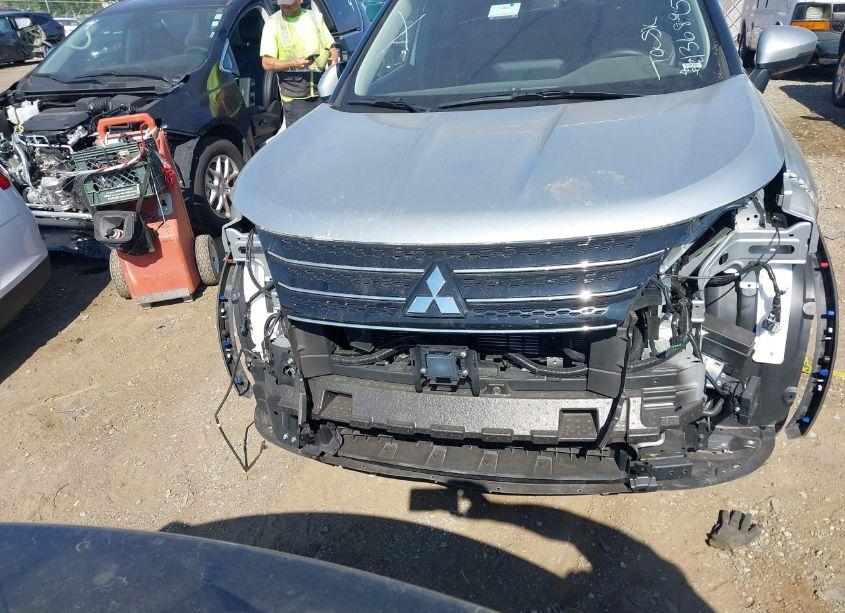 Photo 12 of 2023 Mitsubishi Outlander PHEV (VIN JA4T5UA98PZ062751)