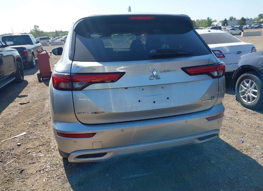 Photo 16 of 2023 Mitsubishi Outlander PHEV (VIN JA4T5UA98PZ062751)