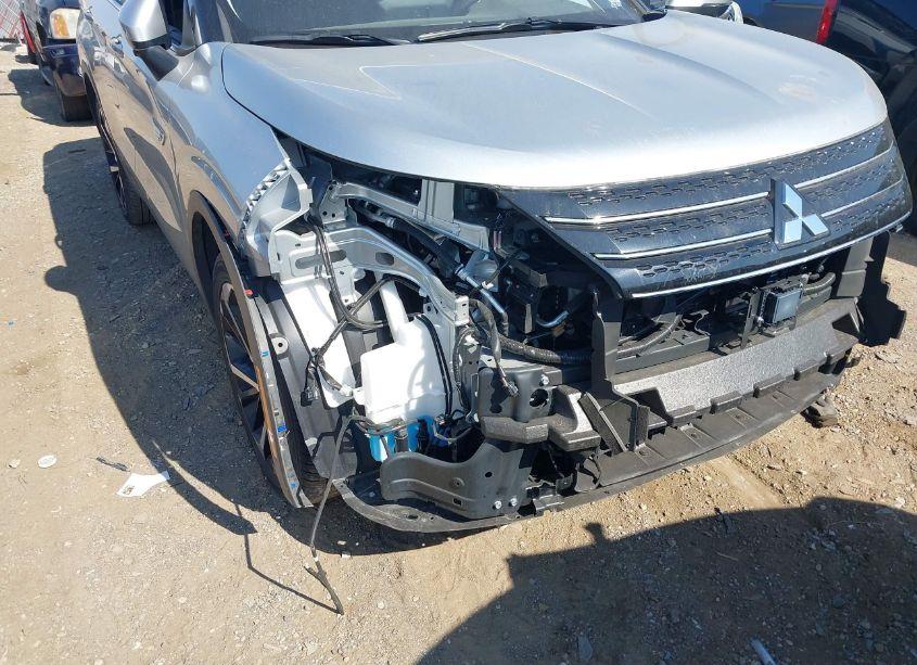 Photo 17 of 2023 Mitsubishi Outlander PHEV (VIN JA4T5UA98PZ062751)