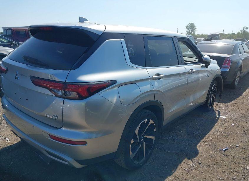 Photo 4 of 2023 Mitsubishi Outlander PHEV (VIN JA4T5UA98PZ062751)
