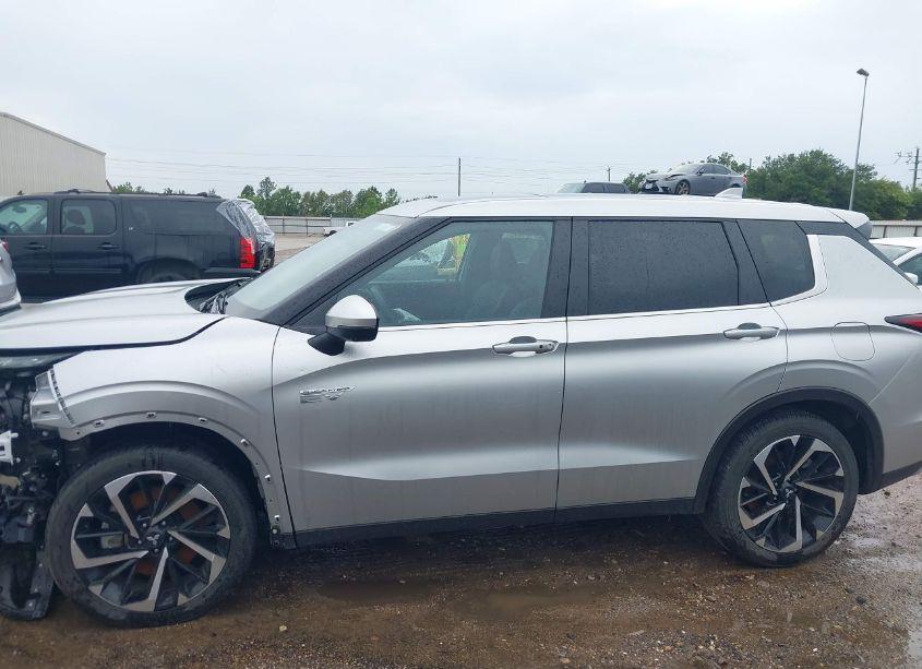 Photo 14 of 2023 Mitsubishi Outlander PHEV RALLIART S-AWC/SE S-AWC (VIN JA4T5UA9XPZ060371)