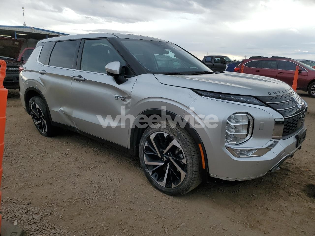 Photo 4 of 2025 MITSUBISHI OUTLANDER SE (VIN JA4T5VA91SZ001451)