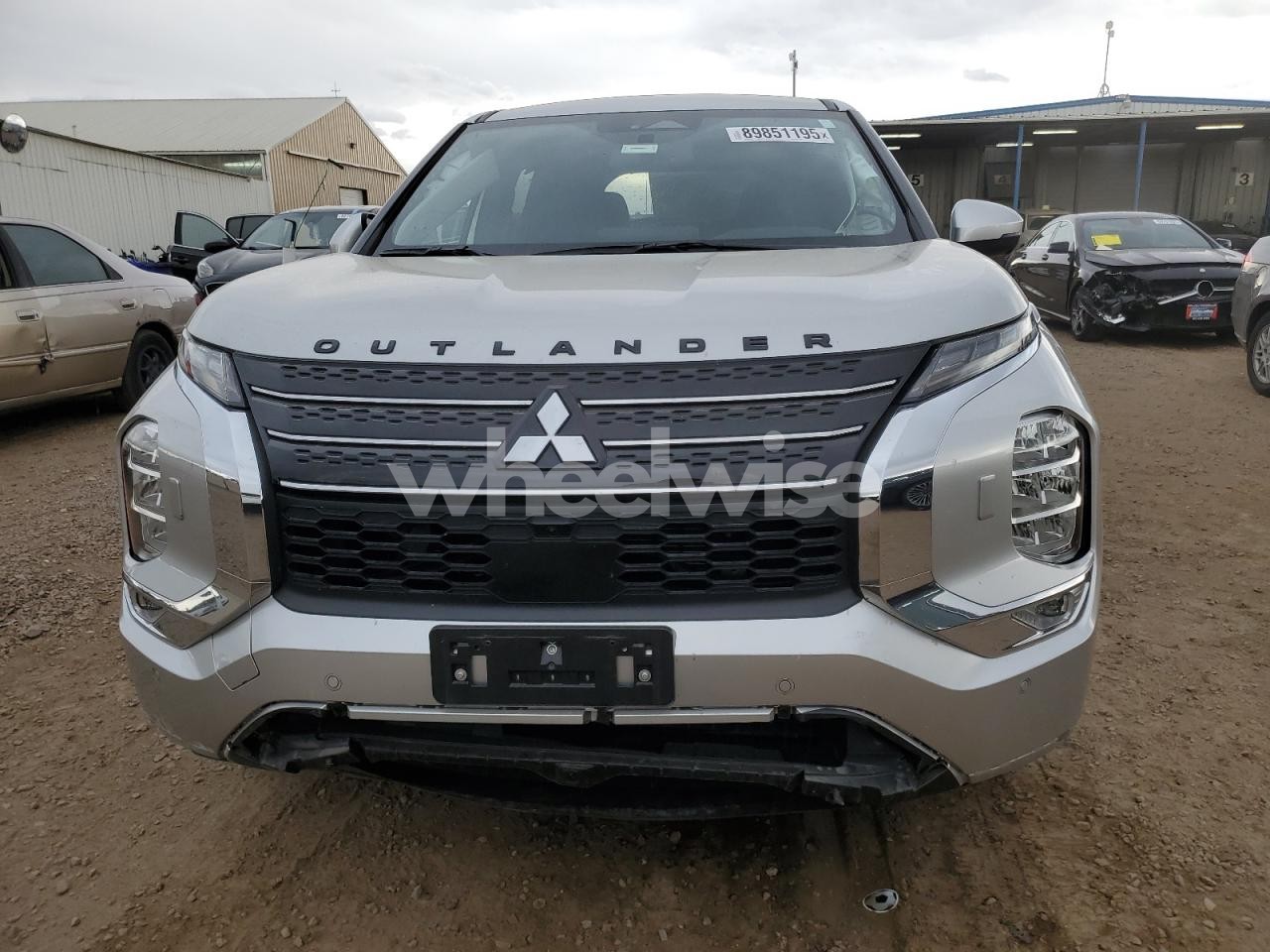 Photo 5 of 2025 MITSUBISHI OUTLANDER SE (VIN JA4T5VA91SZ001451)