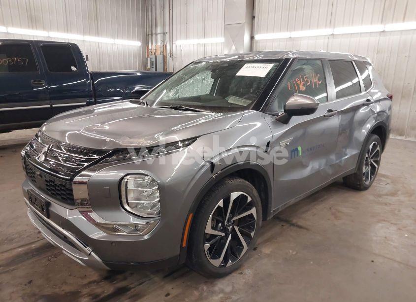 Photo 6 of 2024 Mitsubishi Outlander PHEV SE S-AWC (VIN JA4T5VA94RZ047432)