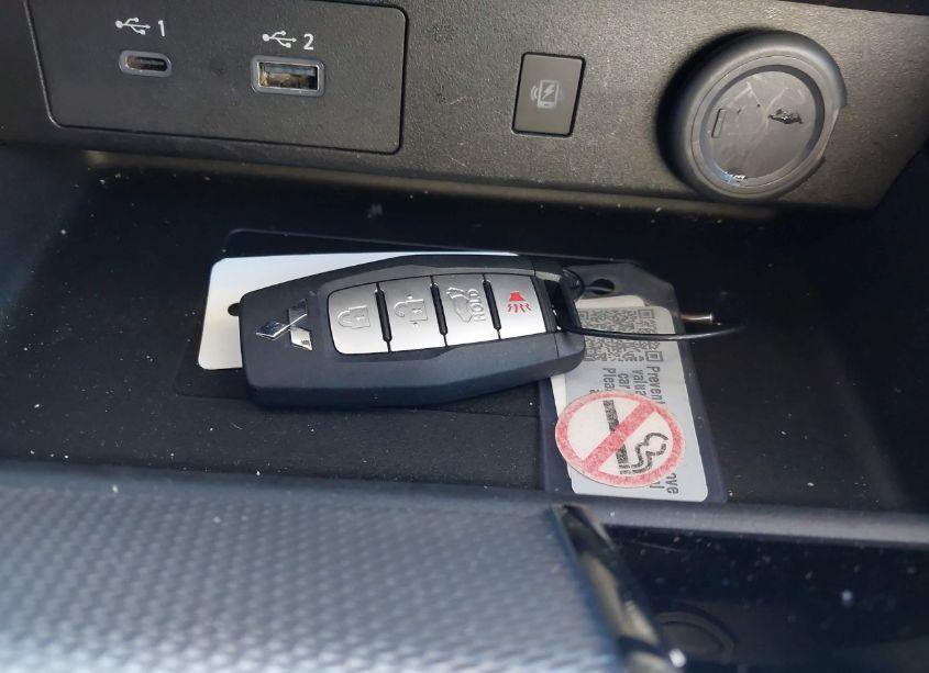 Photo 11 of 2024 Mitsubishi Outlander PHEV SEL BLACK EDITION/SEL PLATINUM EDITION/SEL S-AWC (VIN JA4T5WA99RZ065978)