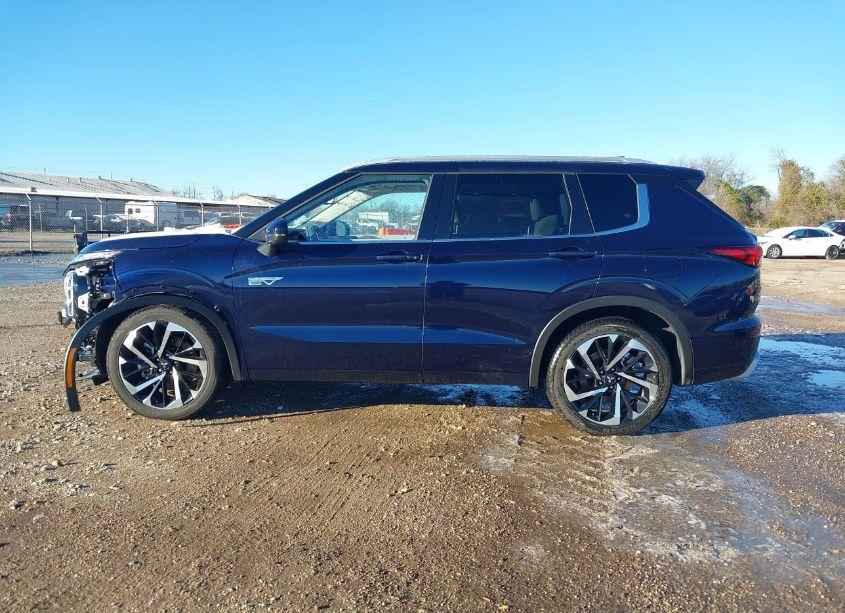 Photo 15 of 2024 Mitsubishi Outlander PHEV SEL BLACK EDITION/SEL PLATINUM EDITION/SEL S-AWC (VIN JA4T5WA99RZ065978)