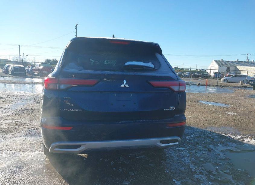 Photo 17 of 2024 Mitsubishi Outlander PHEV SEL BLACK EDITION/SEL PLATINUM EDITION/SEL S-AWC (VIN JA4T5WA99RZ065978)
