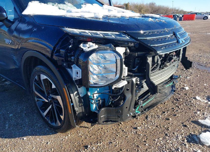 Photo 18 of 2024 Mitsubishi Outlander PHEV SEL BLACK EDITION/SEL PLATINUM EDITION/SEL S-AWC (VIN JA4T5WA99RZ065978)