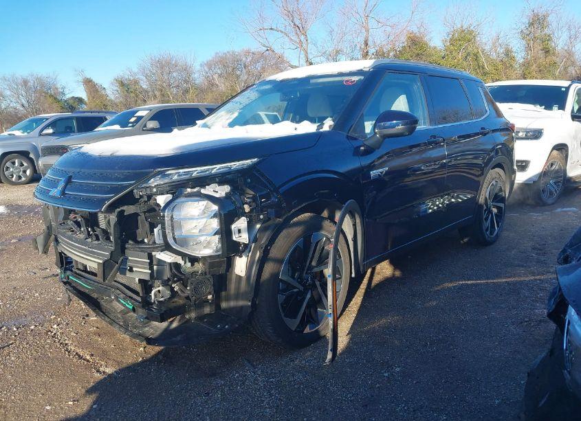 Photo 2 of 2024 Mitsubishi Outlander PHEV SEL BLACK EDITION/SEL PLATINUM EDITION/SEL S-AWC (VIN JA4T5WA99RZ065978)
