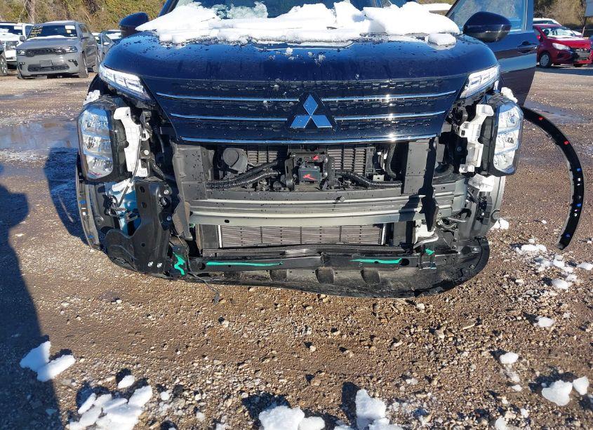 Photo 6 of 2024 Mitsubishi Outlander PHEV SEL BLACK EDITION/SEL PLATINUM EDITION/SEL S-AWC (VIN JA4T5WA99RZ065978)