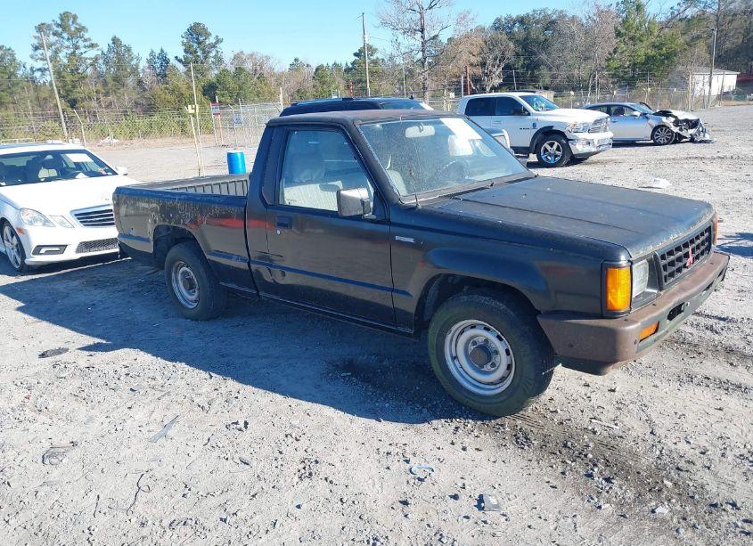 1991 Mitsubishi Mighty MAX / S (VIN JA7FL24W8MP013908) main photo