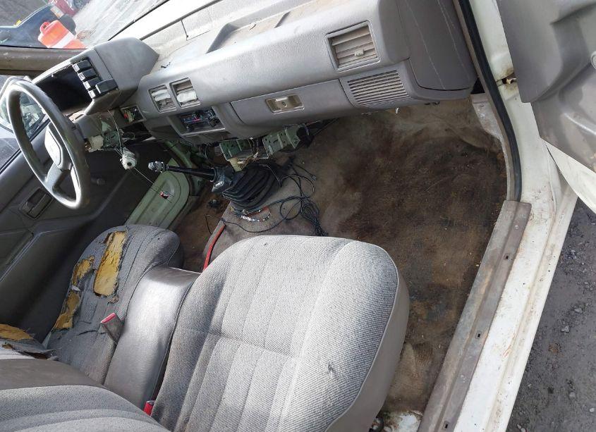 Photo 5 of 1994 Isuzu Conventional SHORT BED (VIN JAACL11L5R7217641)