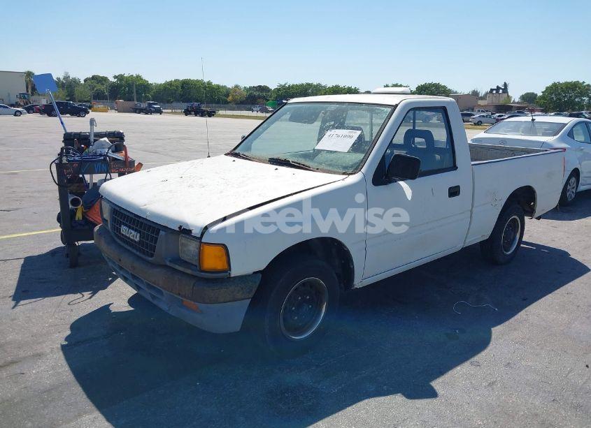 Photo 2 of 1994 Isuzu Conventional SHORT BED (VIN JAACL11LXR7217702)