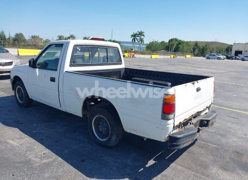Photo 3 of 1994 Isuzu Conventional SHORT BED (VIN JAACL11LXR7217702)