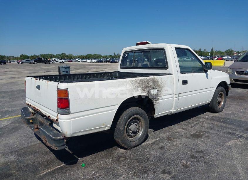 Photo 4 of 1994 Isuzu Conventional SHORT BED (VIN JAACL11LXR7217702)