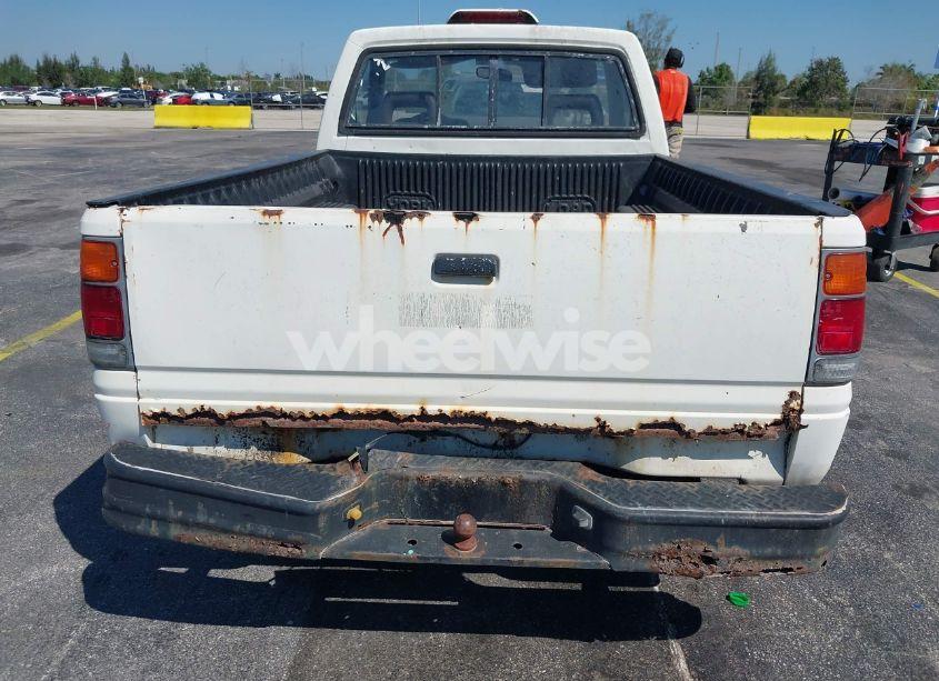 Photo 6 of 1994 Isuzu Conventional SHORT BED (VIN JAACL11LXR7217702)