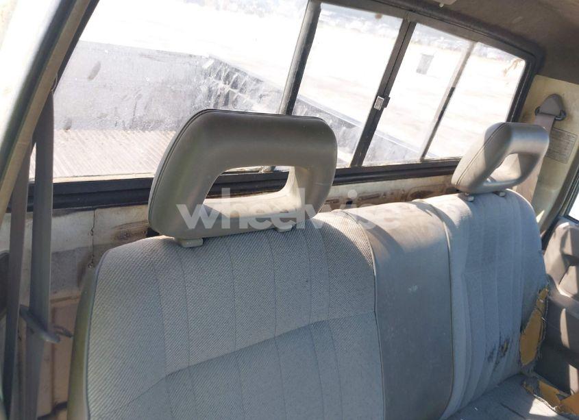 Photo 8 of 1994 Isuzu Conventional SHORT BED (VIN JAACL11LXR7217702)