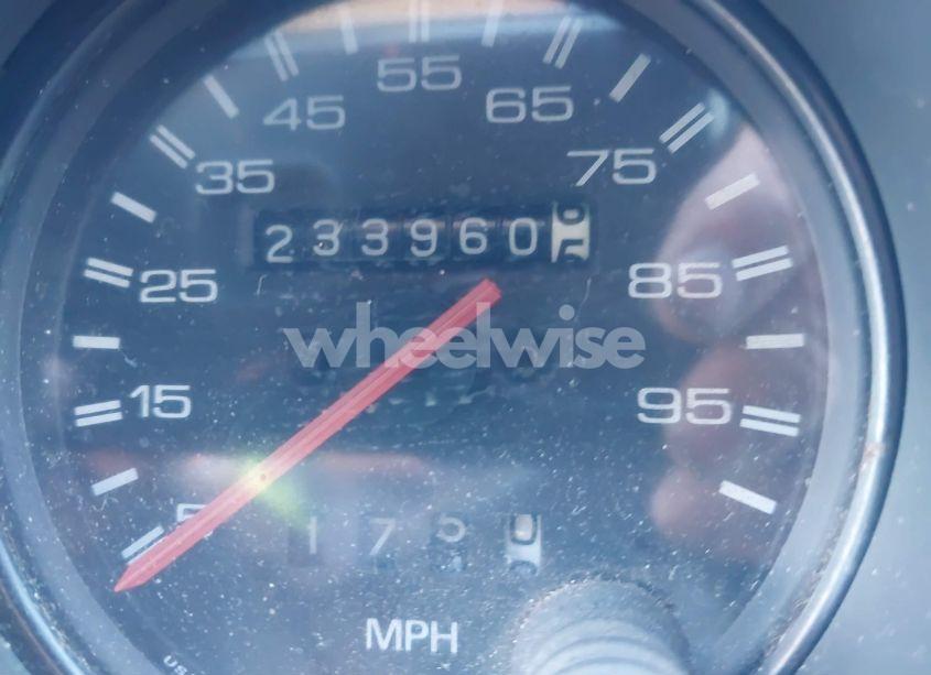 Photo 15 of 1990 Isuzu Trooper (VIN JACCH58R1L7908196)