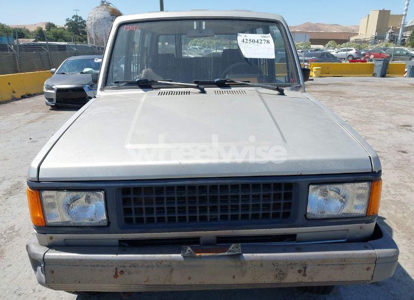 Photo 6 of 1990 Isuzu Trooper (VIN JACCH58R4L8907425)