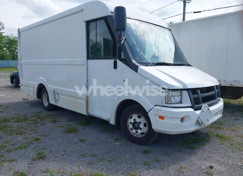 2013 Isuzu Commercial VAN (VIN JALB4T170D7W00118) main photo