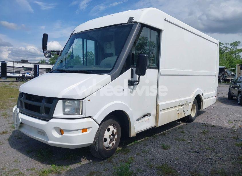 Photo 2 of 2013 Isuzu Commercial VAN (VIN JALB4T170D7W00118)