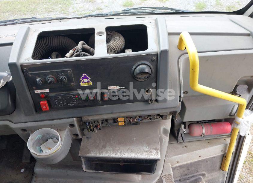 Photo 6 of 2013 Isuzu Commercial VAN (VIN JALB4T170D7W00118)