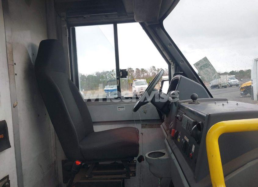 Photo 7 of 2012 Isuzu Commercial VAN (VIN JALB4T171C7W00658)