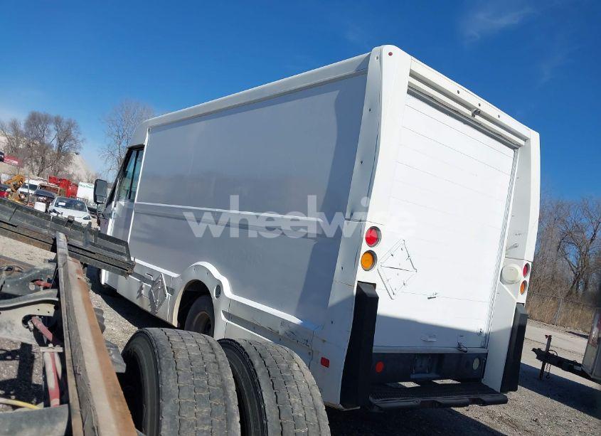 Photo 3 of 2016 Isuzu Npr (VIN JALB4T172G7W00867)