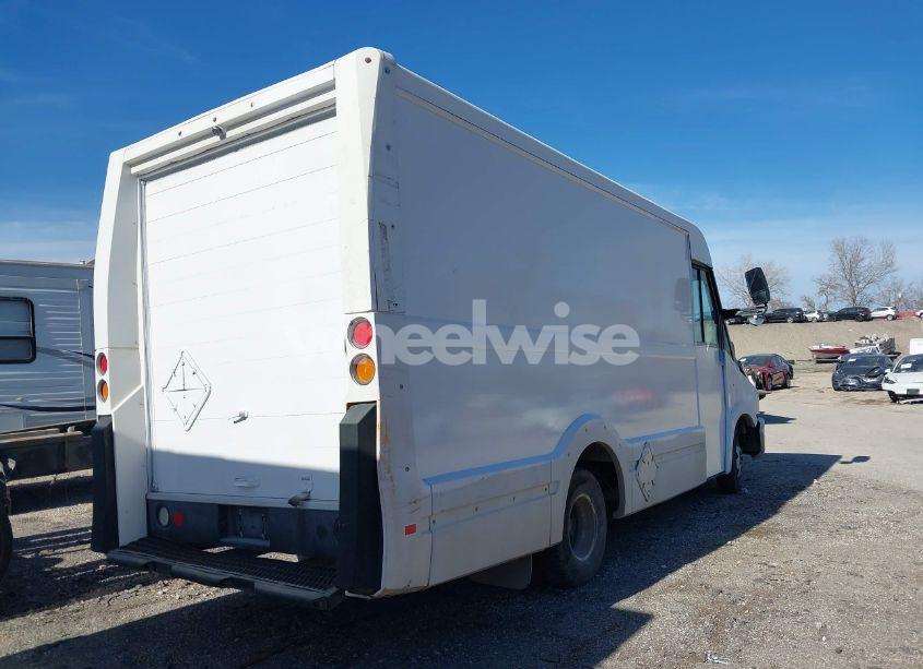 Photo 4 of 2016 Isuzu Npr (VIN JALB4T172G7W00867)