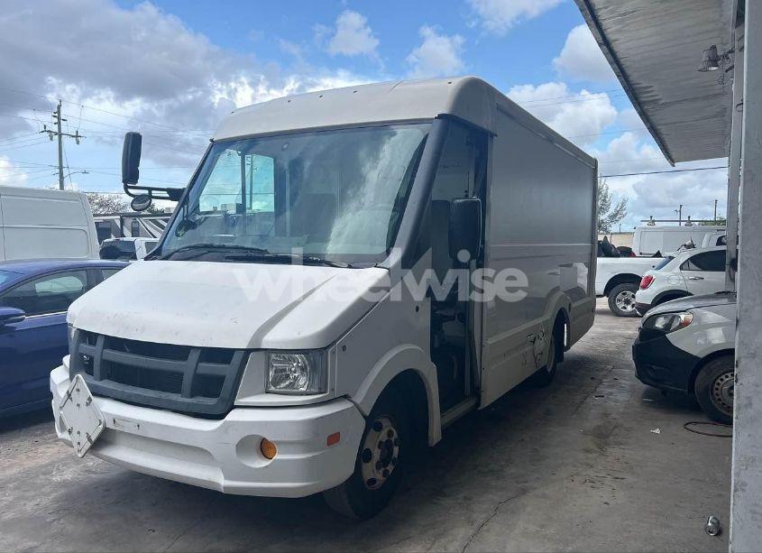Photo 2 of 2016 Isuzu Npr (VIN JALB4T173G7W01655)