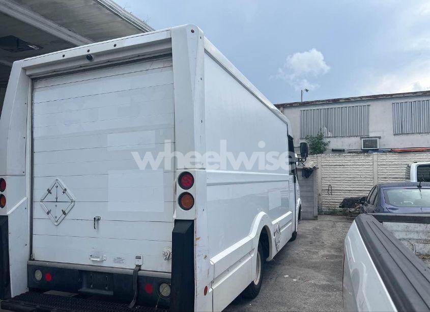 Photo 4 of 2016 Isuzu Npr (VIN JALB4T173G7W01655)