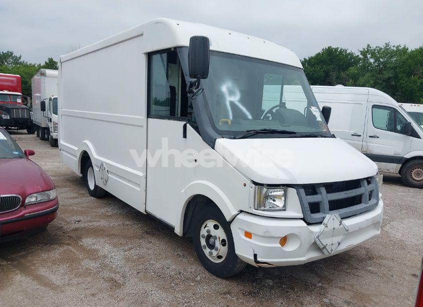 2013 Isuzu Commercial VAN (VIN JALB4T179D7W00764) main photo