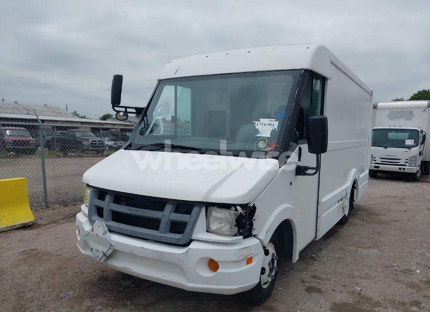 Photo 10 of 2013 Isuzu Commercial VAN (VIN JALB4T179D7W00764)