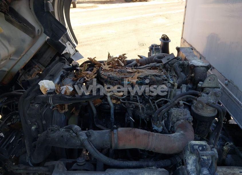 Photo 10 of 2009 Isuzu Npr (VIN JALB4W16X97400685)