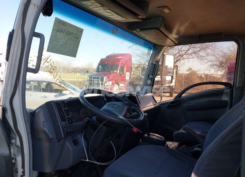 Photo 8 of 2009 Isuzu Npr (VIN JALB4W16X97400685)