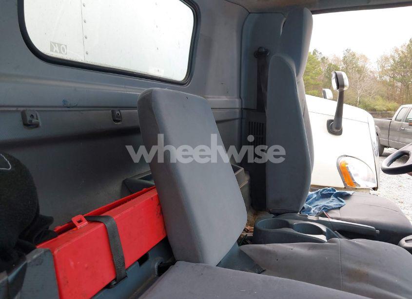 Photo 6 of 2016 Chevrolet 3500hd LCF DIESEL (VIN JALBDW176G7F01795)