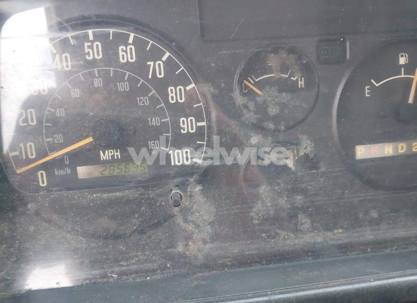 Photo 5 of 2002 Isuzu Npr N/A (VIN JALC4B14927003924)