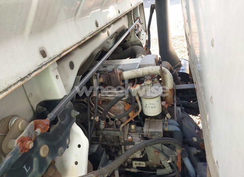 Photo 9 of 2000 Isuzu Npr (VIN JALC4B153Y7005833)