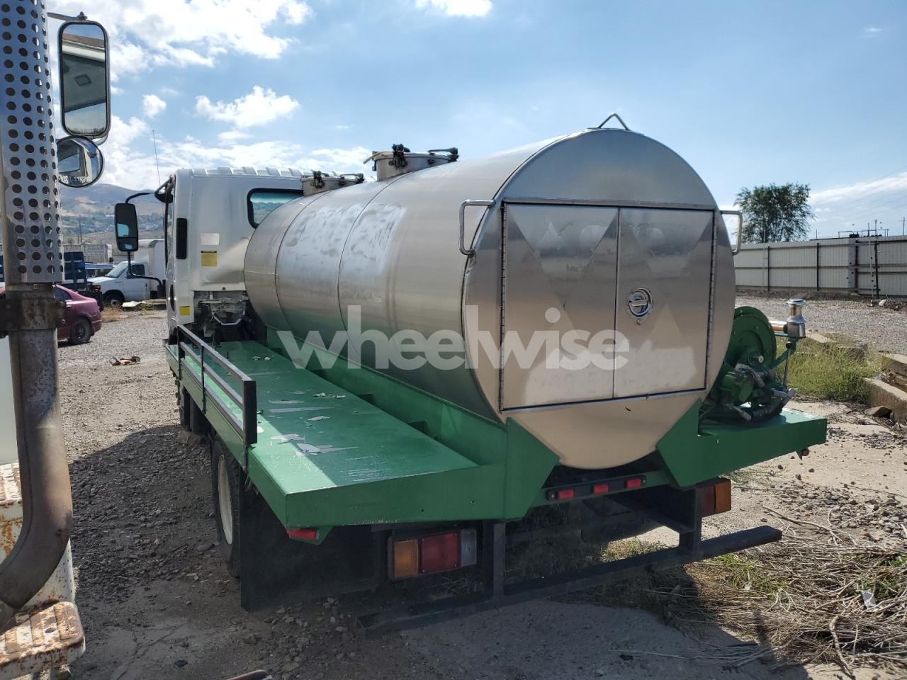 Photo 2 of 2019 ISUZU NPR HD (VIN JALC4W163K7010568)