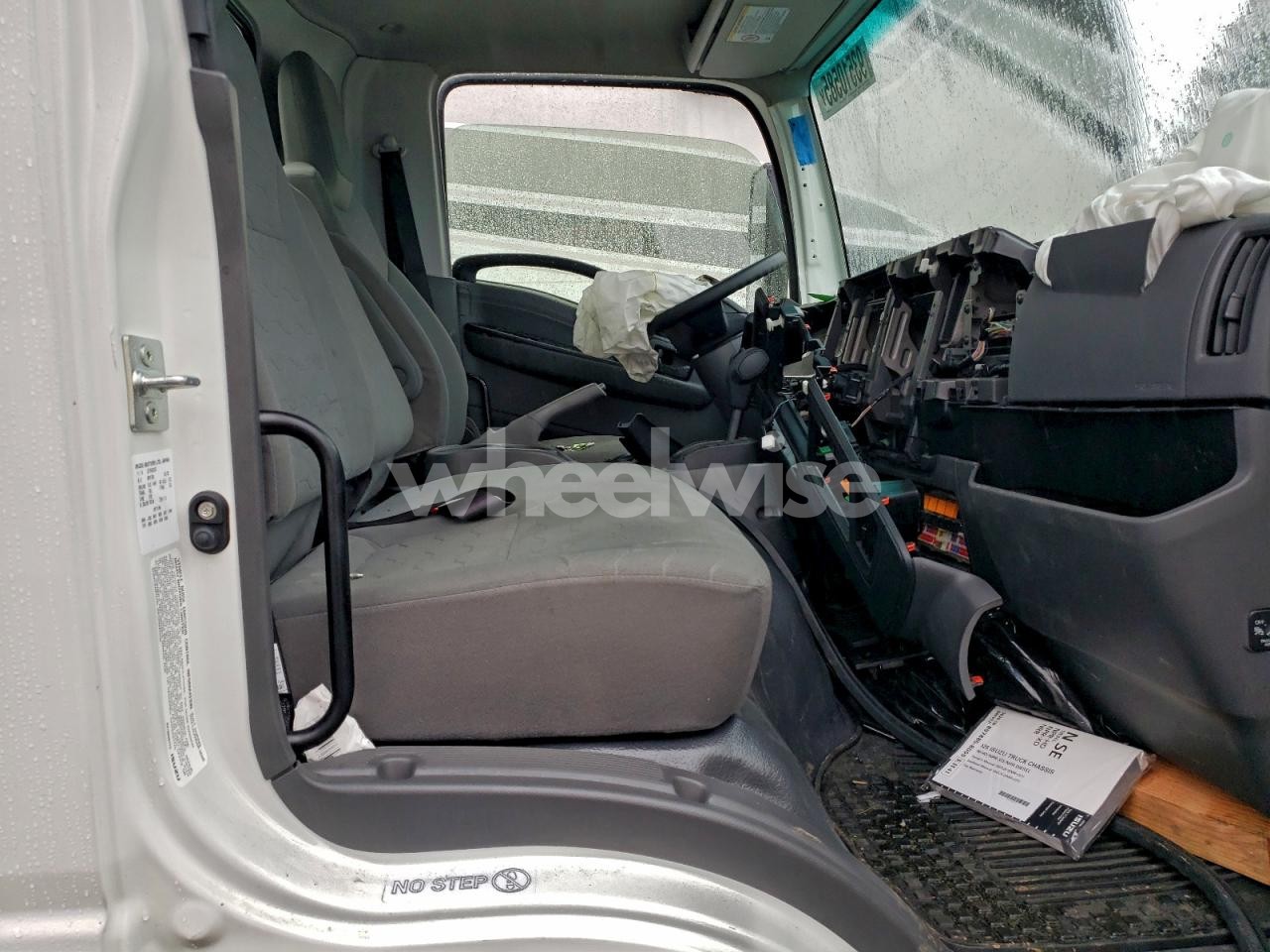 Photo 11 of 2025 ISUZU NPR XD TRUCK CAB AND CHASSIS (VIN JALC4W167S7K00387)