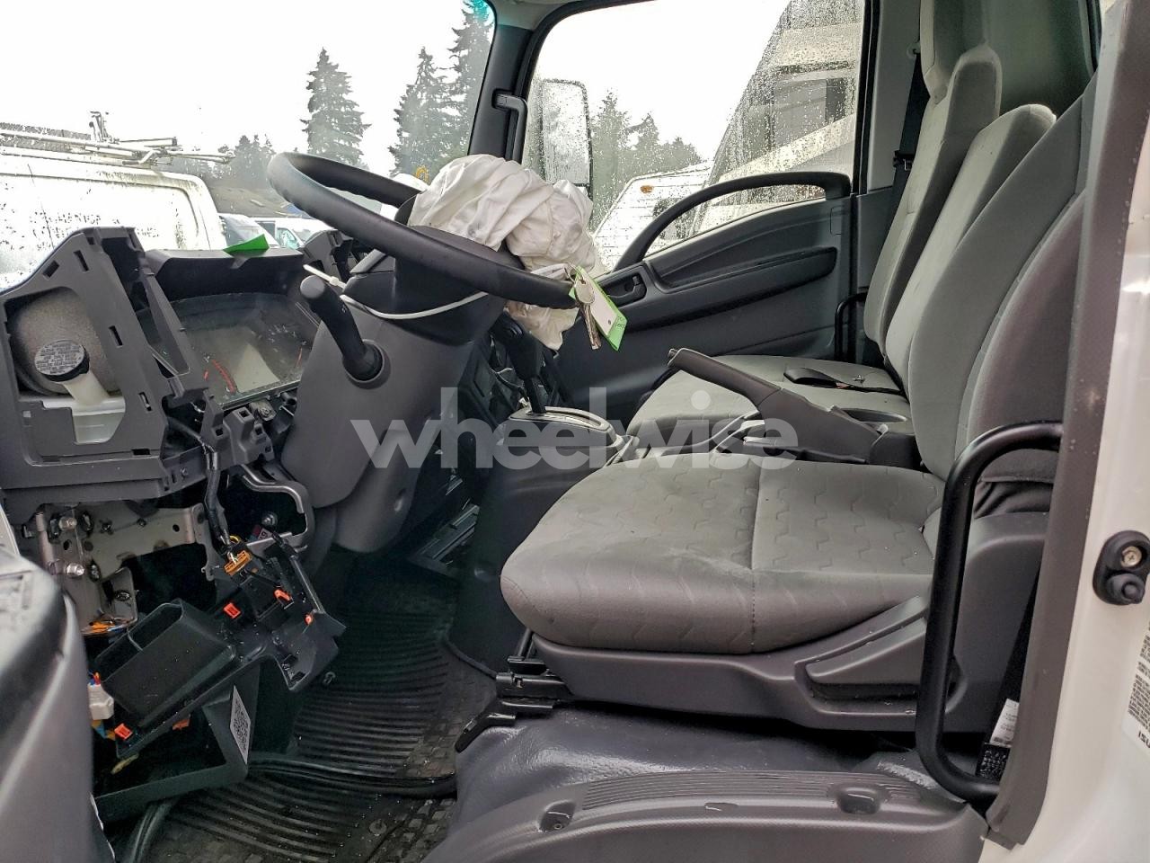 Photo 7 of 2025 ISUZU NPR XD TRUCK CAB AND CHASSIS (VIN JALC4W167S7K00387)