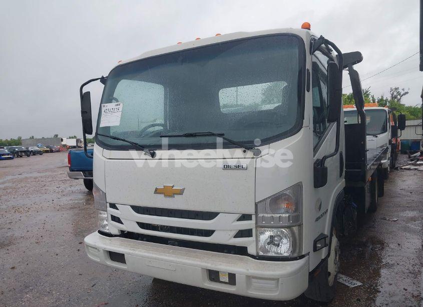 Photo 2 of 2020 Chevrolet 4500xd LCF DIESEL (VIN JALCDW161L7K00757)