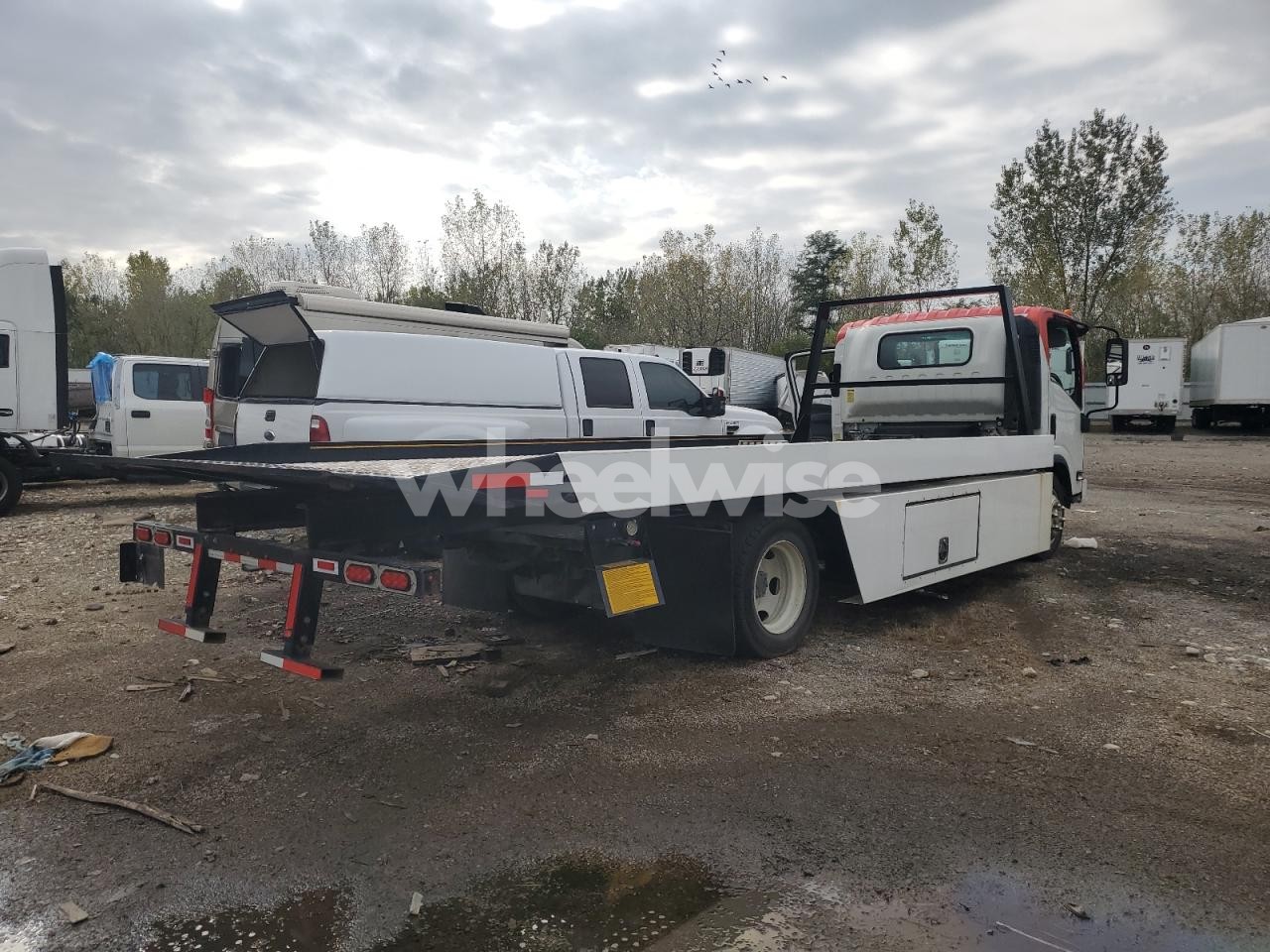 Photo 3 of 2021 ISUZU NRR (VIN JALE5W161M7301336)